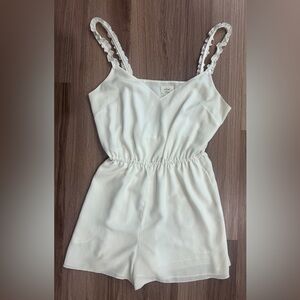 ARITZIA Wilfred Melodie Romper  Lined White Elastic Waist Ruffle Straps Medium